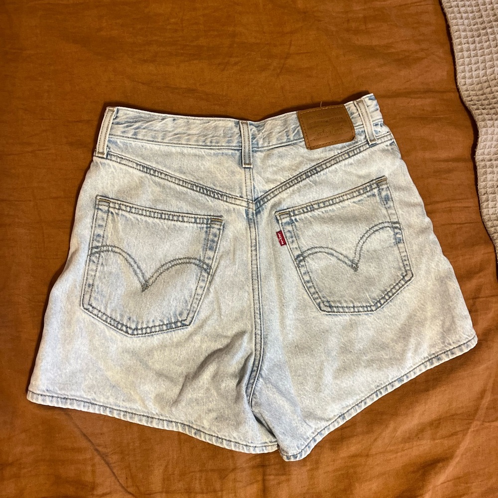 Levi’s High Waisted Loose Shorts